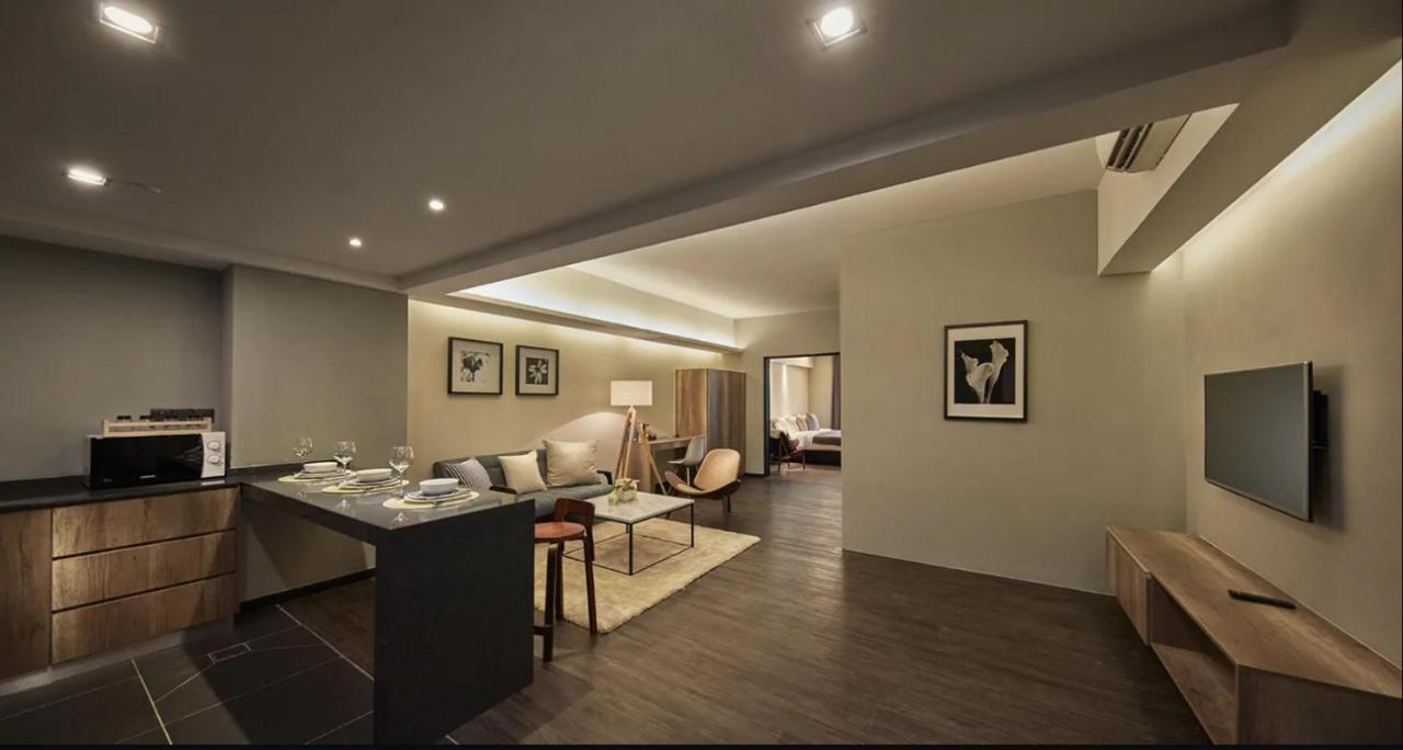 Tropics Eight Suites Τζωρτζ Τάουν Εξωτερικό φωτογραφία
